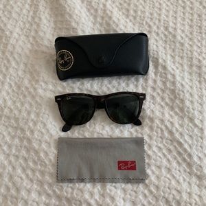 Ray-Ban Original Wayfarer Sunglasses Tortoise